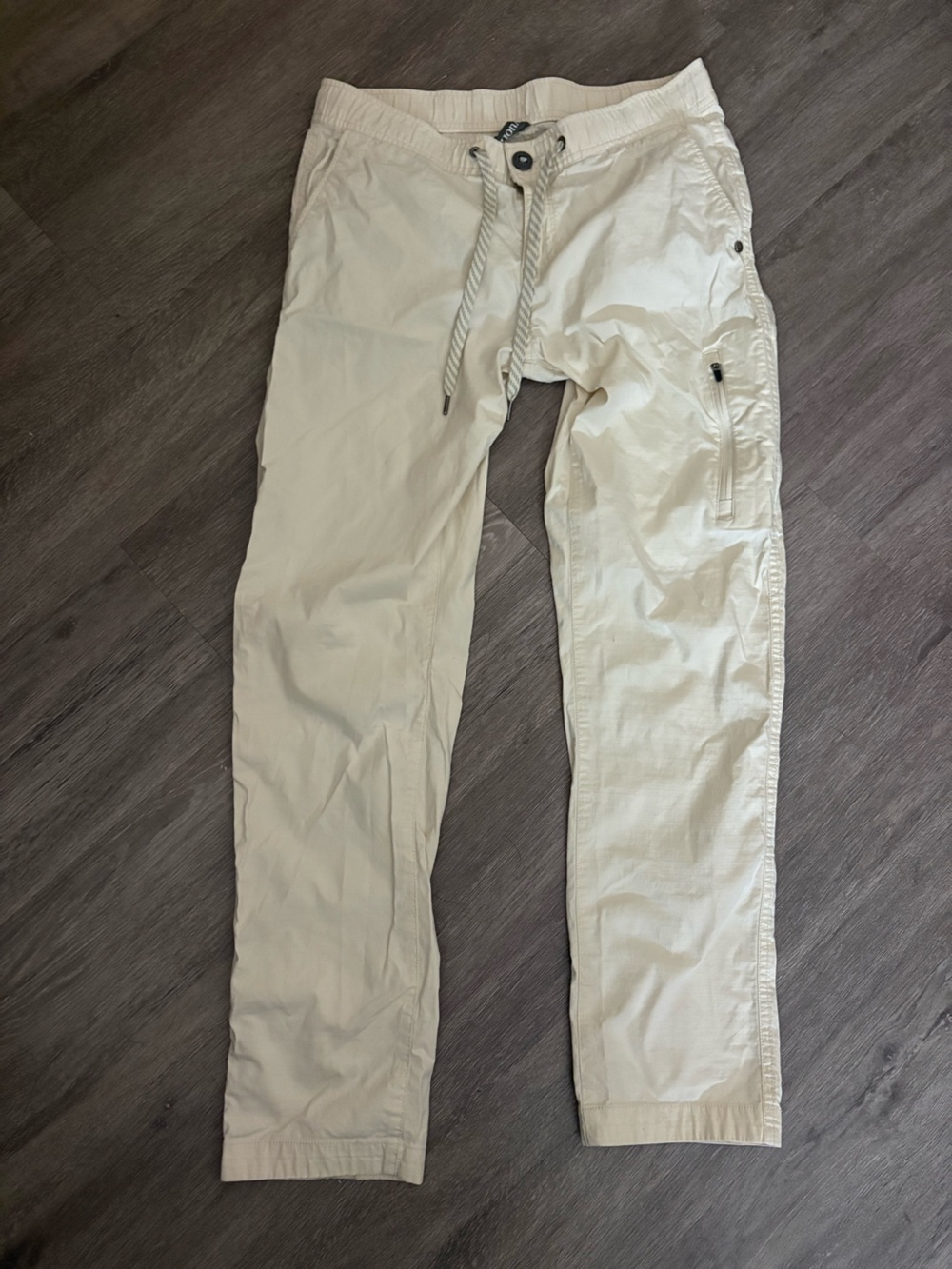 Vuori Women’s Ripstop Cream Pants Sz small